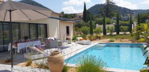 Villa moderne avec jacuzzi, piscine et vue